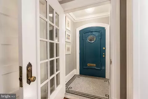 Entry Way - 2131 Bancroft Pl NW, Washington, DC 20008 photo 2 of 11