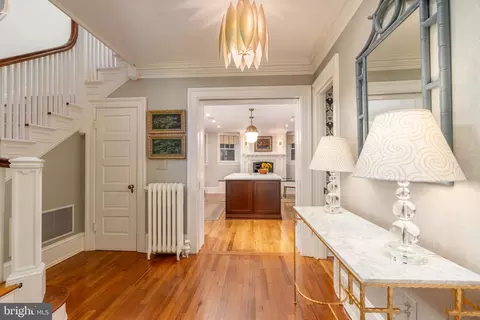 Entry Way - 2131 Bancroft Pl NW, Washington, DC 20008 photo 5 of 11