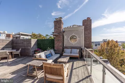 Exterior - 2131 Bancroft Pl NW, Washington, DC 20008 photo 9 of 10