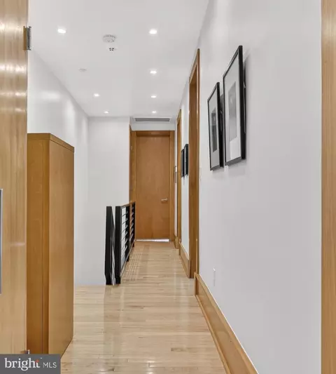 Entry Way - 135 13th St NE, Washington, DC 20002 photo 4 of 8
