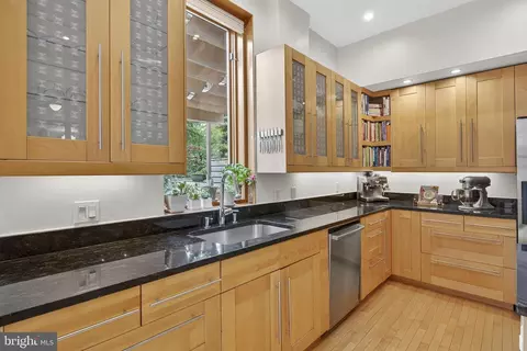Kitchen - 135 13th St NE, Washington, DC 20002 photo 4 of 6