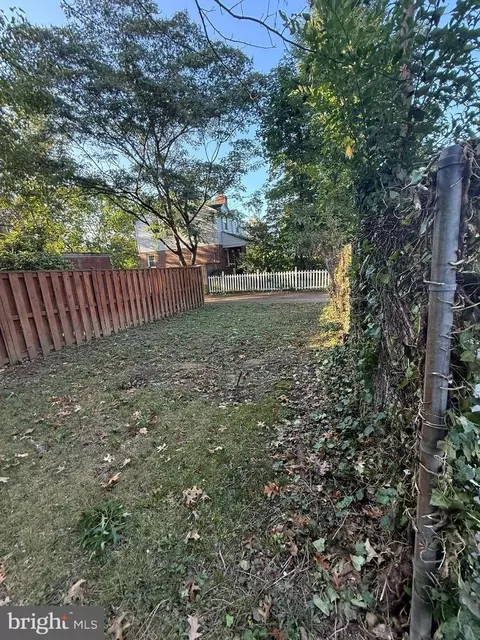 Exterior - 4501 Harrison St NW, Washington, DC 20015 photo 21 of 25