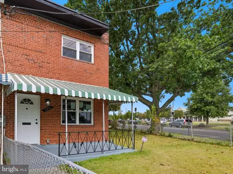 5916 8th St NE, Washington, DC 20011