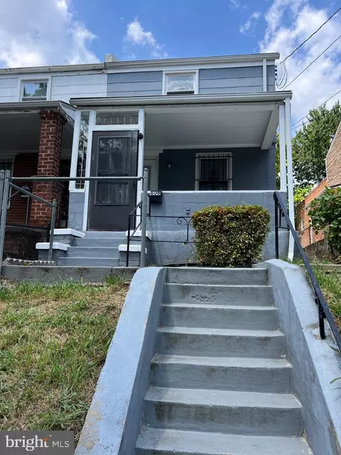 808 Division Ave NE, Washington, DC 20019