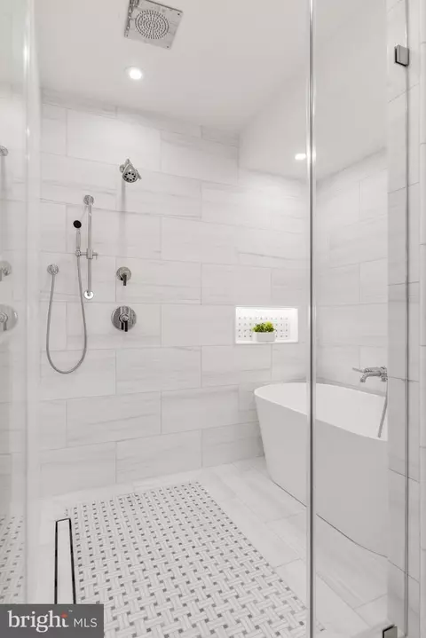 Bath - 1922 35th St NW, Washington, DC 20007 photo 3 of 6