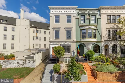 118 E Street St SE, Washington, DC 20003 photo 2