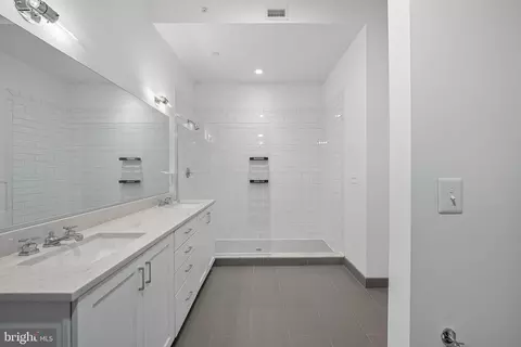 Bath - 901 D St NE #207, Washington, DC 20002 photo 2 of 5