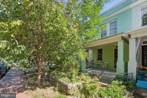 418 15th St SE, Washington, DC 20003 photo 1