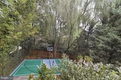 1829 47th Pl NW, Washington, DC 20007 photo 4