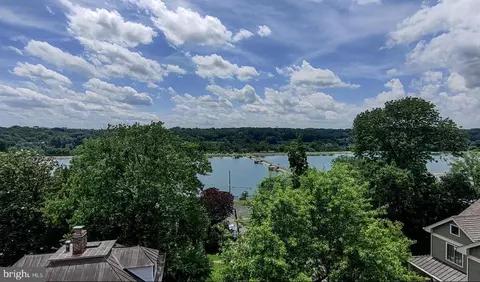 1829 47th Pl NW, Washington, DC 20007 photo 2