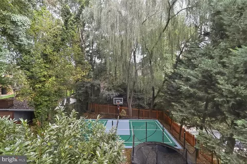 1829 47th Pl NW, Washington, DC 20007 photo 3