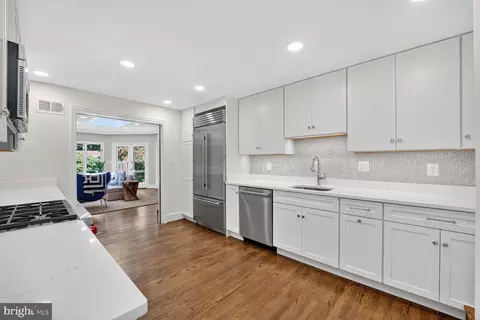 3327 O St NW, Washington, DC 20007 photo 14