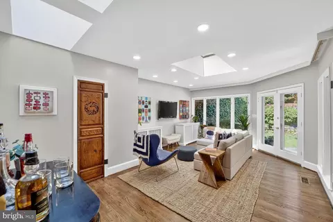 3327 O St NW, Washington, DC 20007 photo 11
