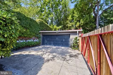 3327 O St NW, Washington, DC 20007 photo 41