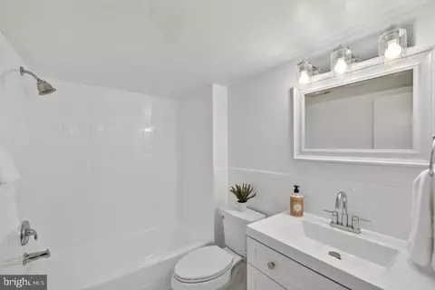 3327 O St NW, Washington, DC 20007 photo 37