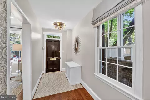 3327 O St NW, Washington, DC 20007 photo 4