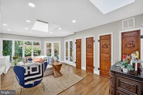3327 O St NW, Washington, DC 20007 photo 12