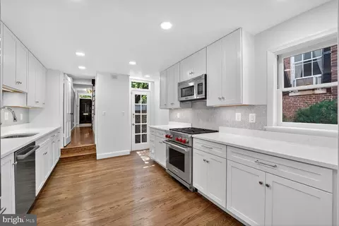 3327 O St NW, Washington, DC 20007 photo 15