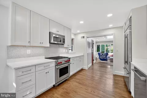 3327 O St NW, Washington, DC 20007 photo 13