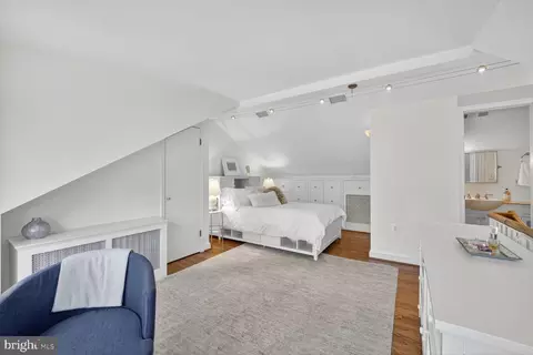 3327 O St NW, Washington, DC 20007 photo 32