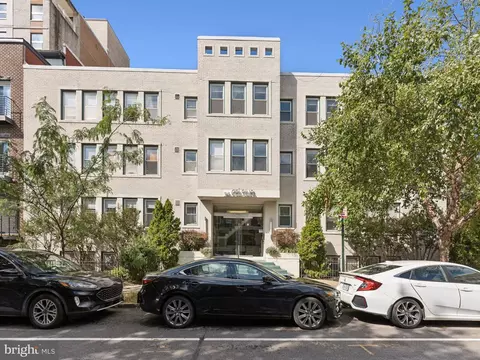 2656 15th St NW #102, Washington, DC 20009
