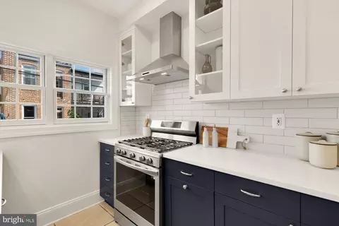 Kitchen - 632 Acker Pl NE, Washington, DC 20002 photo 4 of 9