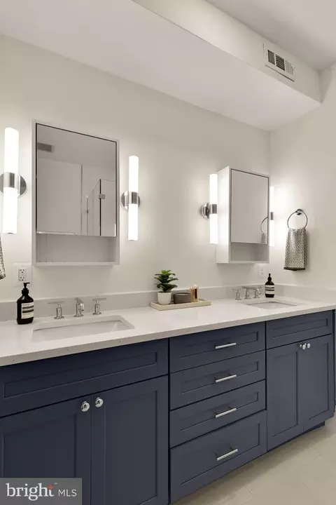 Bath - 632 Acker Pl NE, Washington, DC 20002 photo 6 of 12