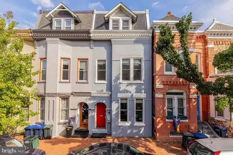 632 Acker Pl NE, Washington, DC 20002