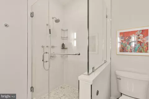Bath - 632 Acker Pl NE, Washington, DC 20002 photo 7 of 12
