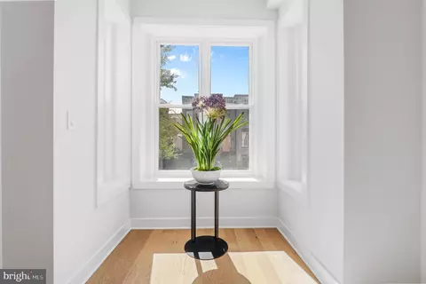Entry Way - 916 C St NE, Washington, DC 20002 photo 2 of 18