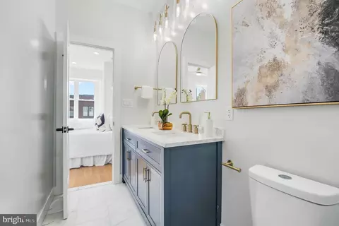 Entry Way - 916 C St NE, Washington, DC 20002 photo 12 of 18