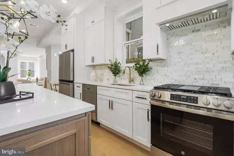 Kitchen - 916 C St NE, Washington, DC 20002 photo 2 of 3