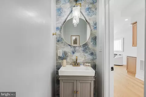 Other - 916 C St NE, Washington, DC 20002 photo 4 of 10