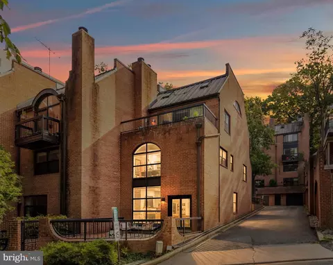 3499 17th St NW #1, Washington, DC 20010