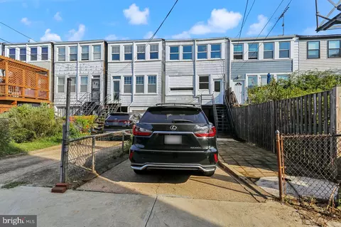 Exterior - 1533 D St NE, Washington, DC 20002 photo 4 of 5
