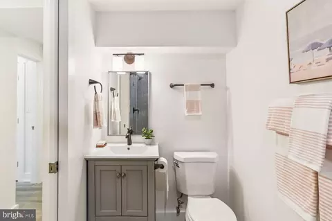 Bath - 1533 D St NE, Washington, DC 20002 photo 4 of 5