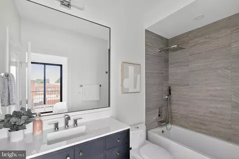 Bath - 828 21st St NE #2, Washington, DC 20002 photo 1 of 3