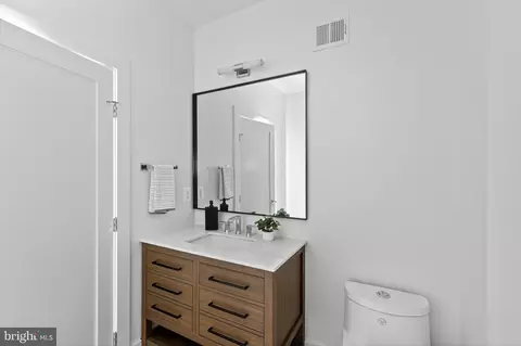 Bath - 828 21st St NE #2, Washington, DC 20002 photo 3 of 3