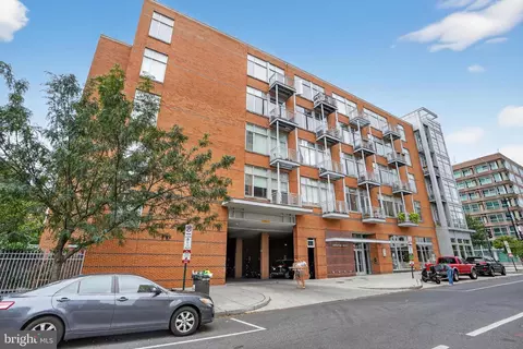 1390 V St NW #306, Washington, DC 20009