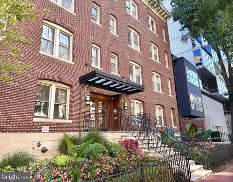1121 24th St NW #401, Washington, DC 20037