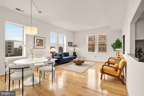 1619 R St NW #606, Washington, DC 20009