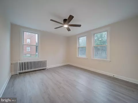 Living - 1946 I St NE, Washington, DC 20002 photo 3 of 7