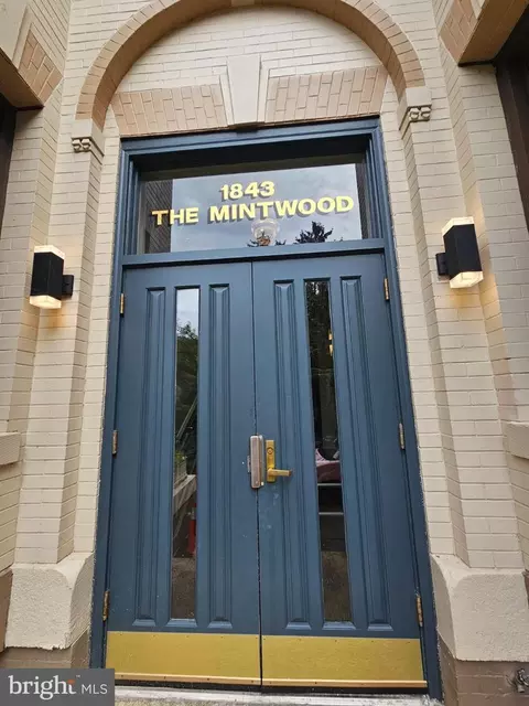 1843 Mintwood Pl NW #204, Washington, DC 20009