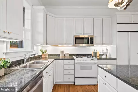 2125 Bancroft Pl NW, Washington, DC 20008 photo 17