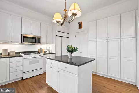 2125 Bancroft Pl NW, Washington, DC 20008 photo 18