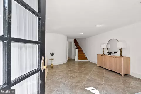 2125 Bancroft Pl NW, Washington, DC 20008 photo 2