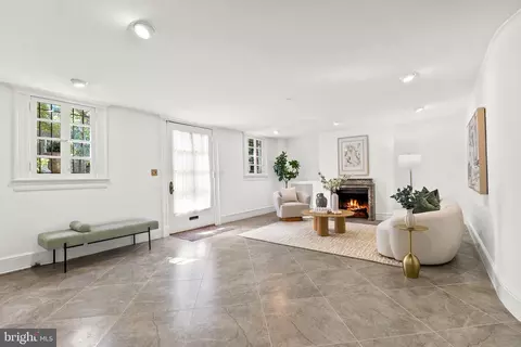 2125 Bancroft Pl NW, Washington, DC 20008 photo 4