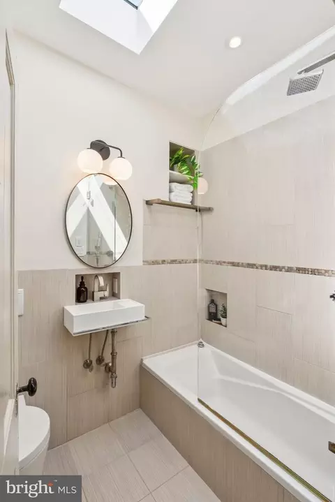 1335 Wallach Pl NW, Washington, DC 20009 photo 28