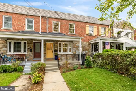 922 Perry Pl NE, Washington, DC 20017