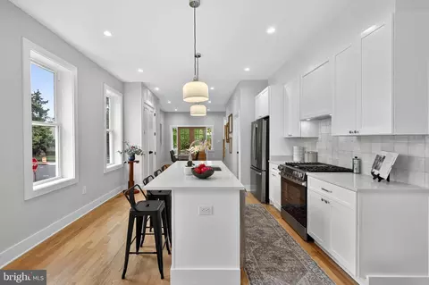 401 16th St SE, Washington, DC 20003 photo 11